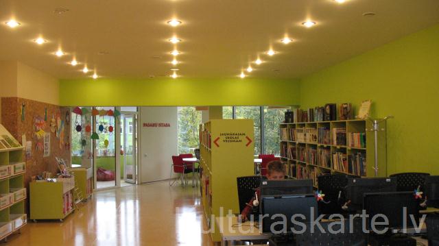  Līvānu novada Centrālā bibliotēka. Bērnu literatūras nodaļa. 2.stāvs 09.2012
